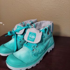 Palladium Pallabrouse Baggy boots.